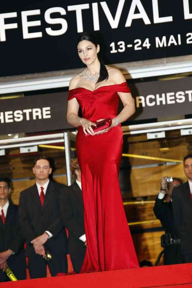 rochie rosie monica bellucci