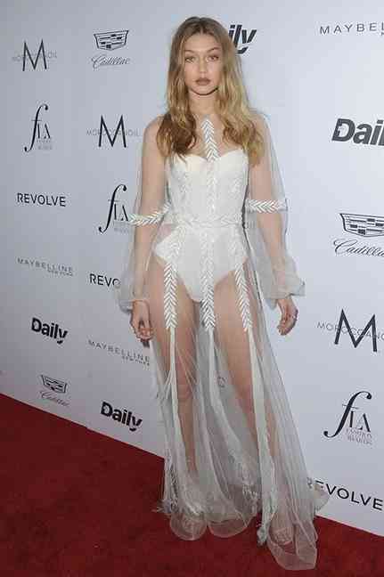 rochie transparenta gigi hadid