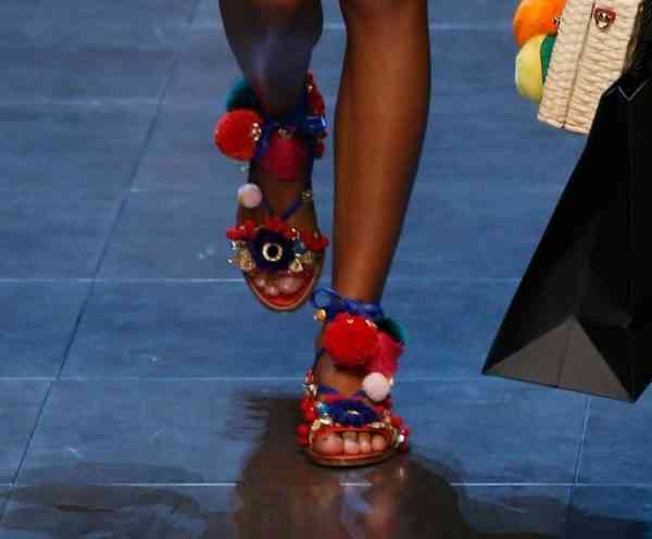 sandale pompoane d&g