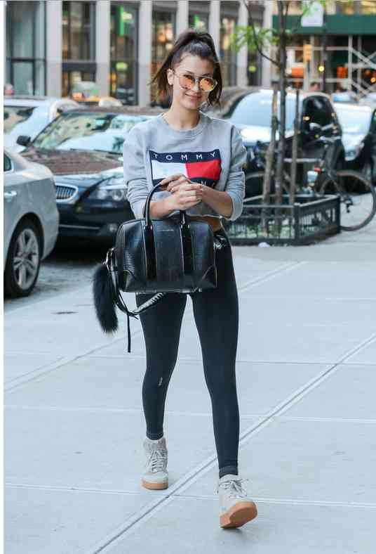 tinuta sport bella hadid