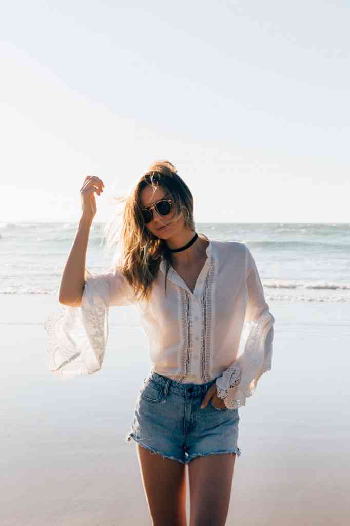 blugi scurti+bluza alba