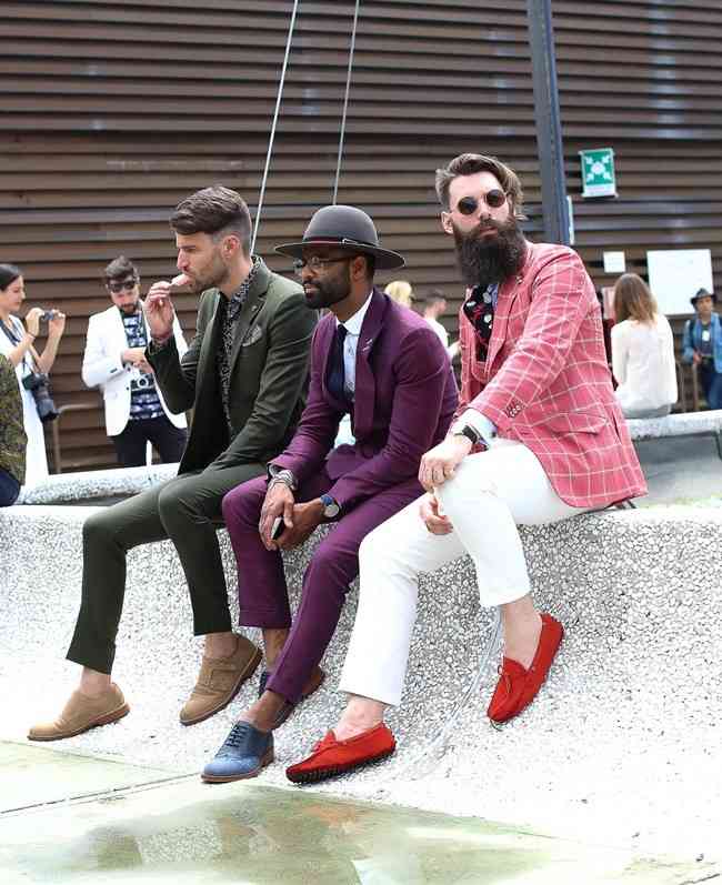 costume de toate culorile