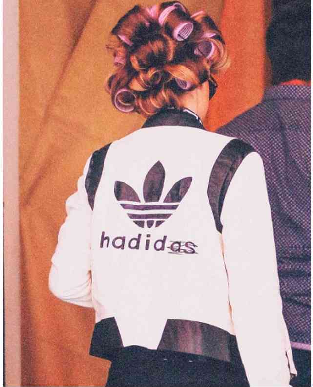 gigi hadid jacheta amuzanta