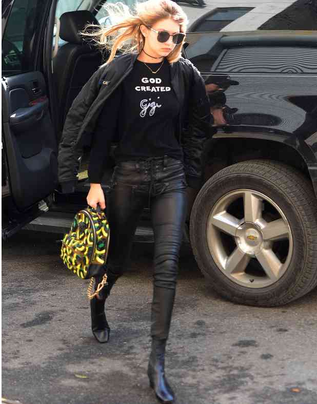 gigi hadid tinuta neagra