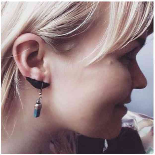 machiaj negru-ureche