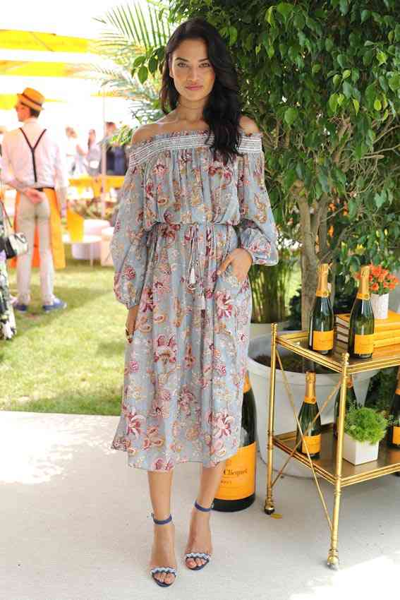 shanina_shaik rochie decolteu bardot