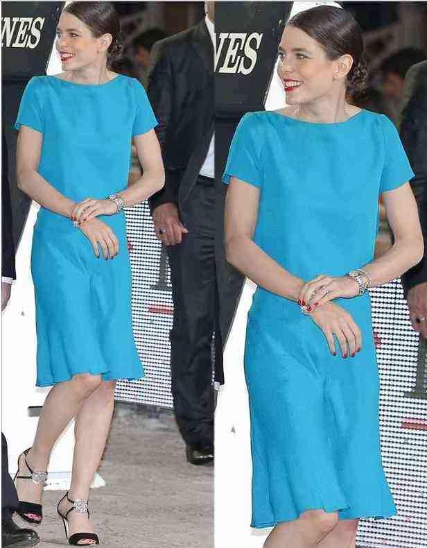 carlota casiraghi rochie albastra