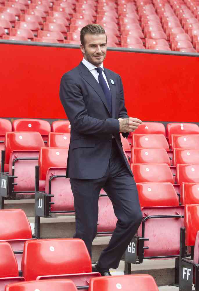 costum bleumarin david beckham