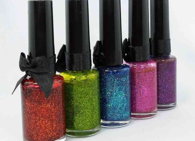 reparare-lacuri-unghii