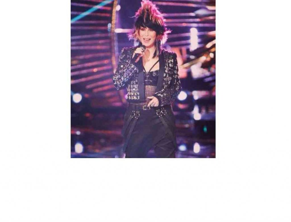 cher-all-black