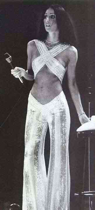 cher-cu-top