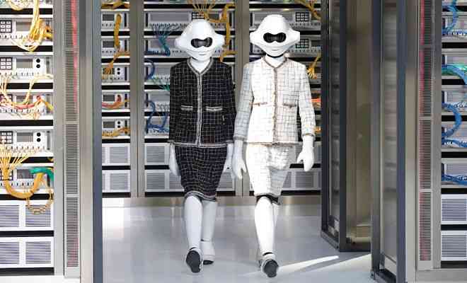 Prezentare de modă Chanel: eternul viitor al lui Karl Lagerfeld