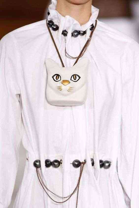 colier-loewe