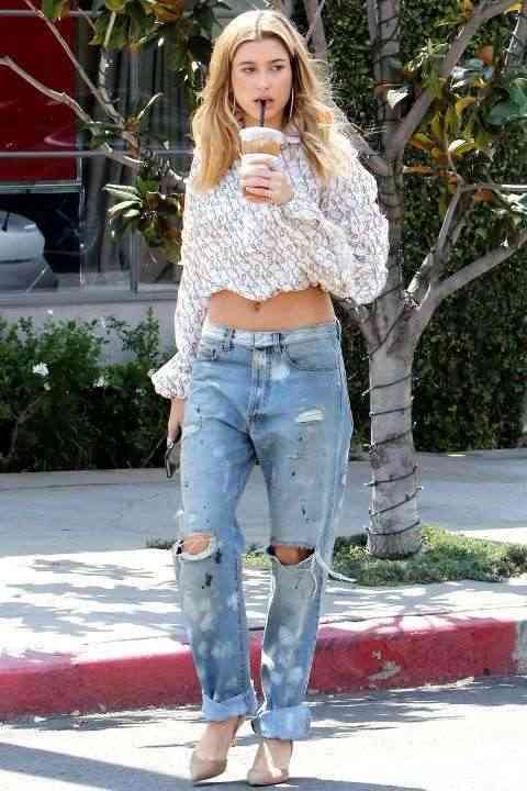 hailey-baldwin-look-casual