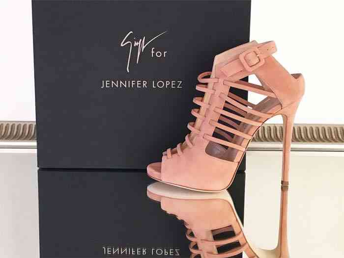 Linia de pantofi Giuseppe Zanotti x Jennifer Lopez a fost lansată!