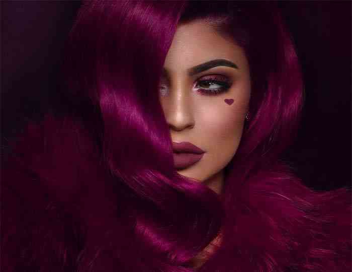 Kylie Jenner lansează o colecție de machiaj pentru Ziua Îndrăgostiților