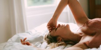 9 trucuri de frumusete pentru a te simti SUPER SEXY cand esti goala