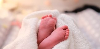 Alegerea hainelor pentru nou-născut, o provocare pentru părinți