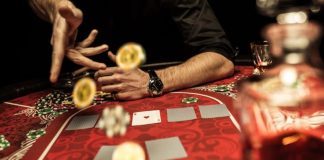 Jocuri de Slots Online vs. Cele din Cazinourile Tradiționale: Unde Este Distracția Mai Mare?
