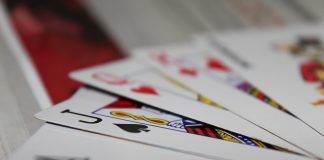 Regulile jocului de cărți Blackjack – tot ce e nevoie să știi