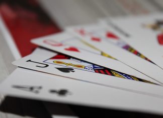 Regulile jocului de cărți Blackjack – tot ce e nevoie să știi
