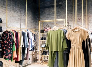 Evolutia brand-urilor de lux si a cumparaturilor online