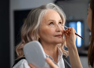 9 sfaturi pentru un machiaj perfect dupa 50 de ani