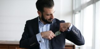 Sfaturi de stil pentru a purta un costum fara cravata