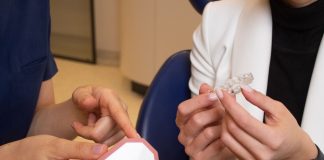 Aparat dentar invizibil – o optiune preferata de orice adolescent. Cat de eficient este?