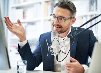 Cum alegi cel mai bun microfon pentru podcasting și streaming?