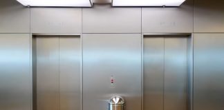 Unde se potrivesc cel mai bine cosurile de gunoi din inox si cum le integrezi estetic in spatiile profesionale?