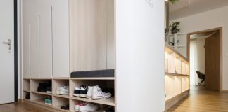 Cum să echipezi un hol pentru depozitarea hainelor, încălțămintei și a altor lucruri